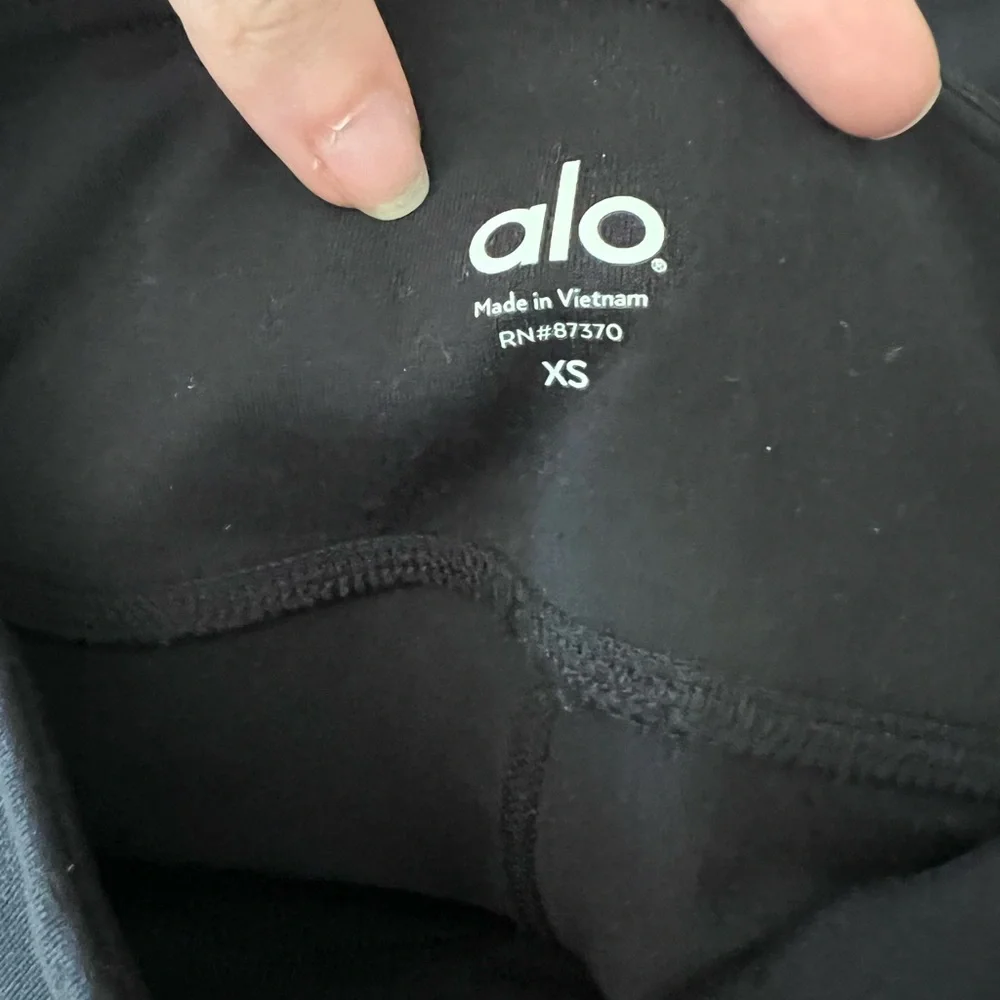 Alo Yoga High Waisted Moto Leggings in Black XS NWOT - Picture 4 of 6